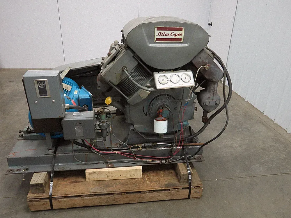 Atlas Copco BT 4 ARR Air Compressor Reciprocating 8.8 Bar 127 PSI 30Hp 575V 3Ph